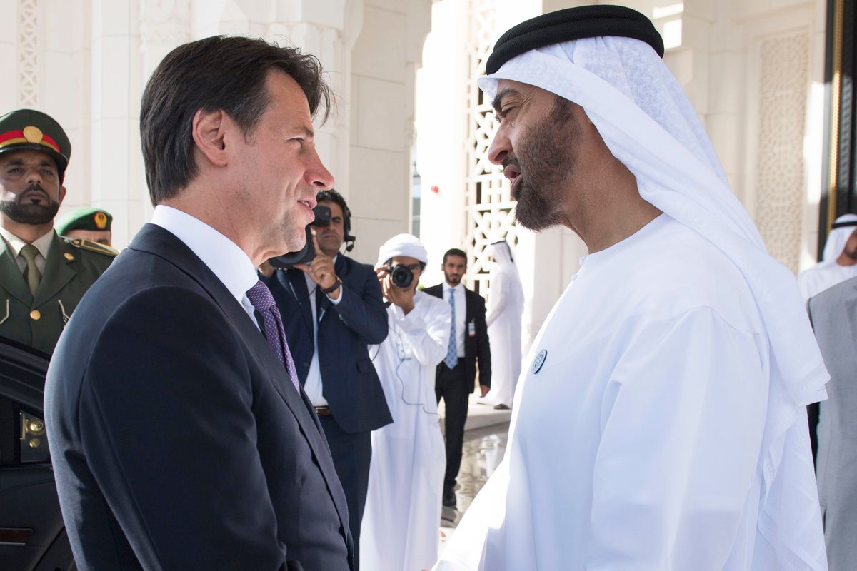 Conte negli Emirati Arabi per risolvere i danni del governo Renzi