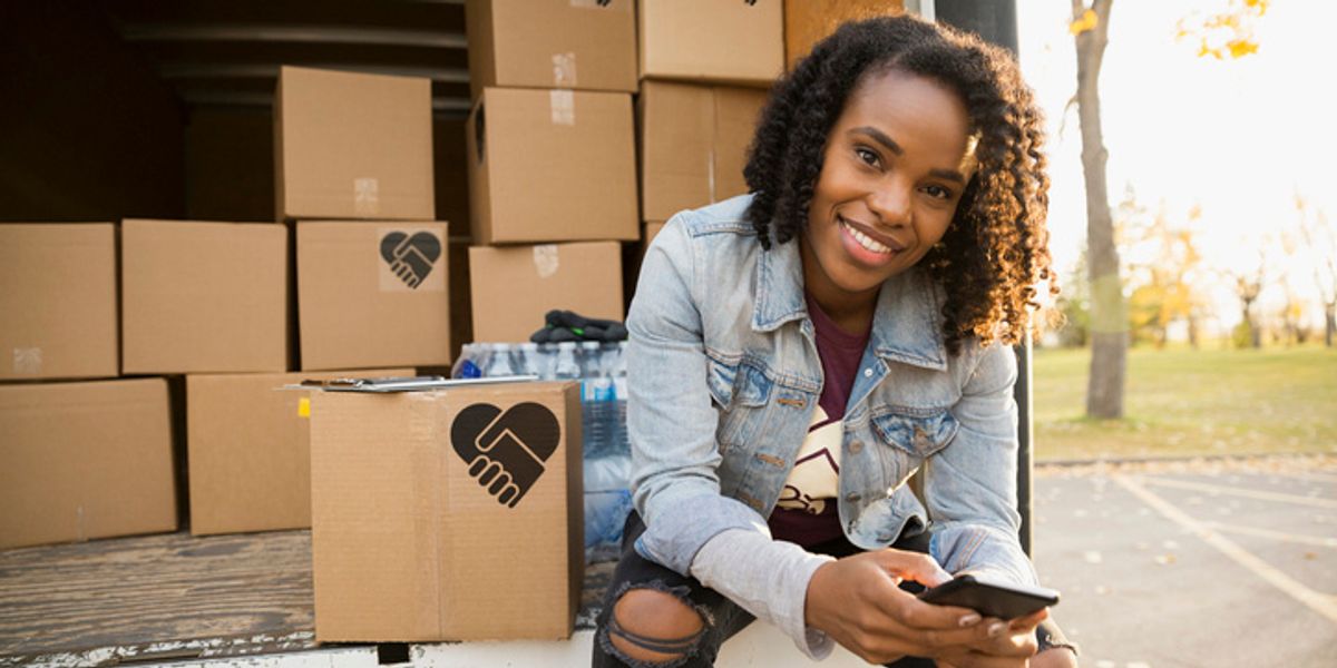 5 Subtle But Major Ways to Give Back This Holiday Season