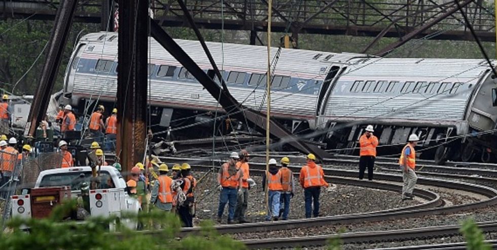 NTSB Blames Distracted Engineer for Deadly Amtrak Wreck - TheBlaze