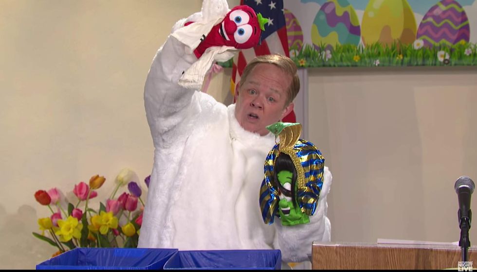 Watch Melissa McCarthy dresses up as 'Sean Spicer the Easter Bunny' in