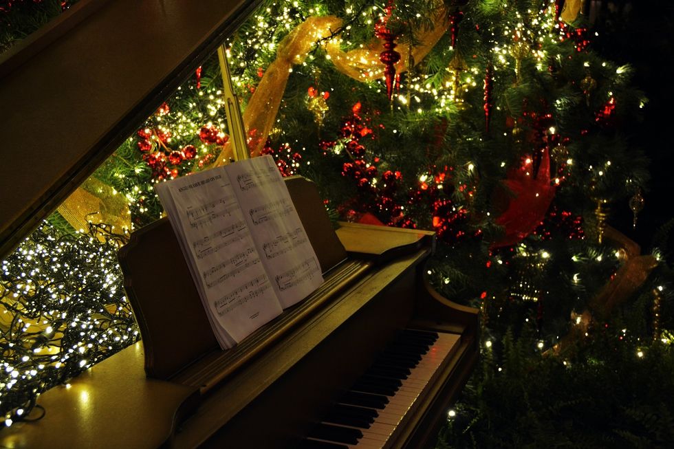 25 Timeless Christmas Classics
