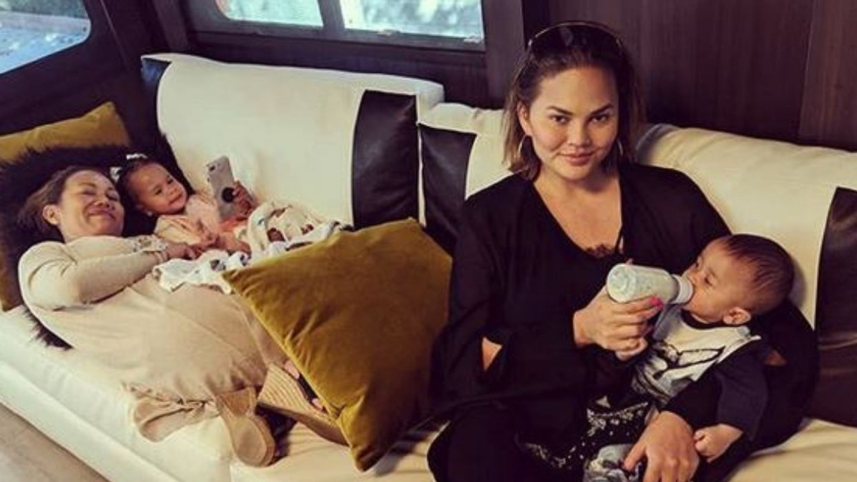 Chrissy Teigen Just Annihilated A Critic Who Shamed Her For Not Breastfeeding