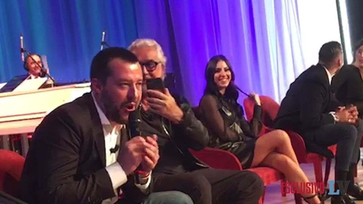 Salvini canta Albachiara