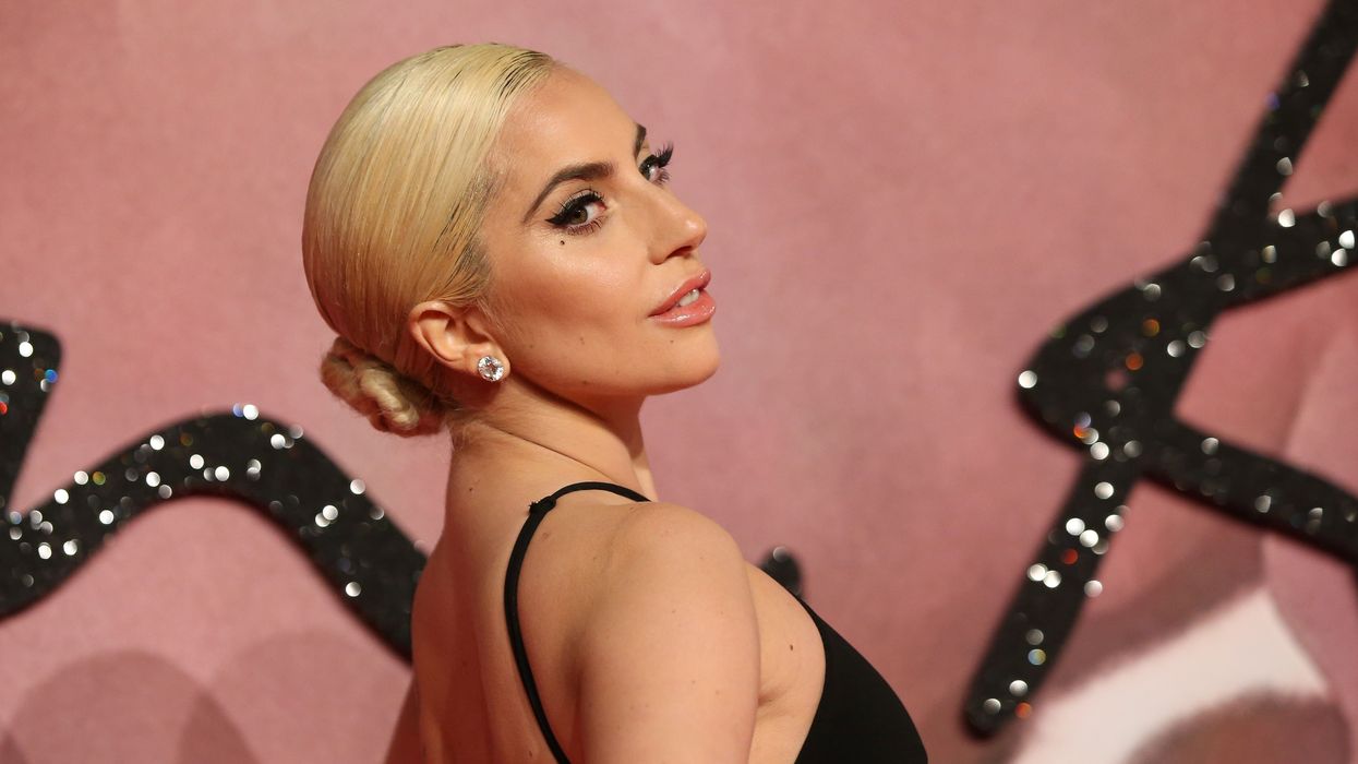 Lady Gaga Surprises California Fire Victims By Personally Delivering Pizza, Coffee, And Gift Cards ❤️