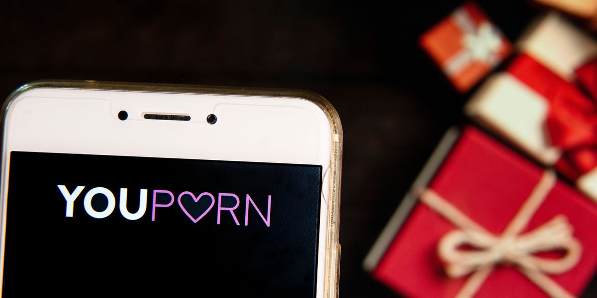 YouPorn Claps Back at Starbucks' In-Store Porn Ban