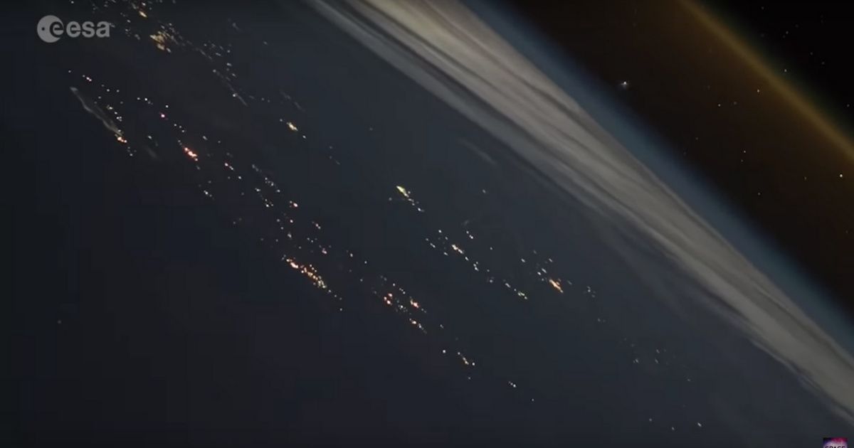 Time-Lapse Video Shows What A Rocket Launch Looks Like From Outer Space—And It's Dazzling 😮