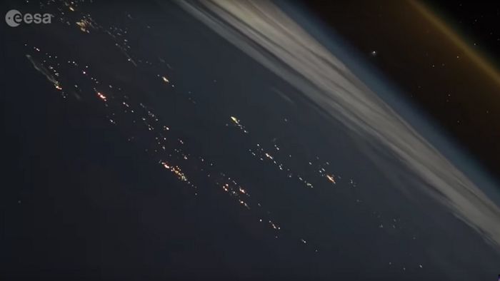 Time-Lapse Video Shows What A Rocket Launch Looks Like From Outer Space—And It's Dazzling 😮