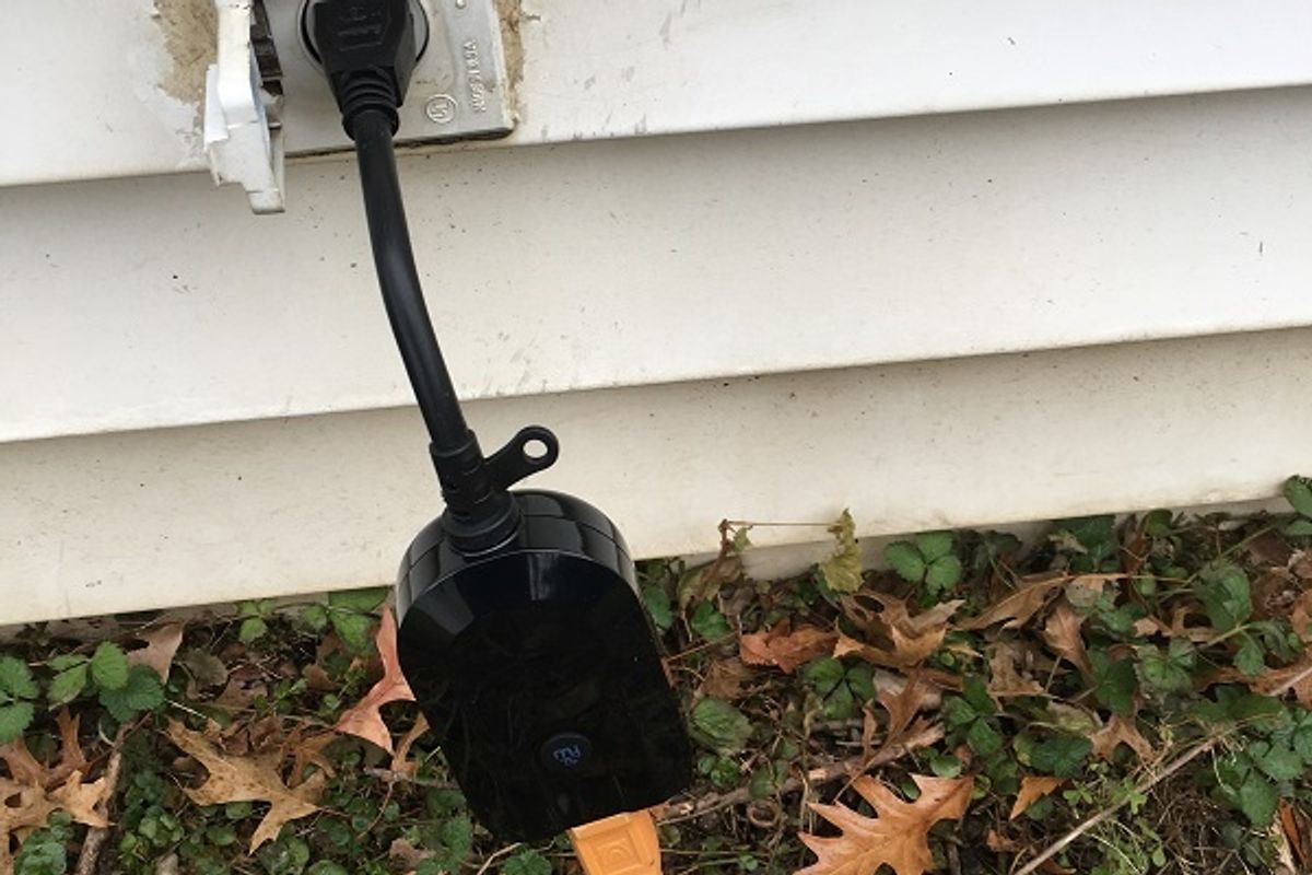 Best Outdoor Smart Plugs For Holiday Lights and Decorations - Gearbrain