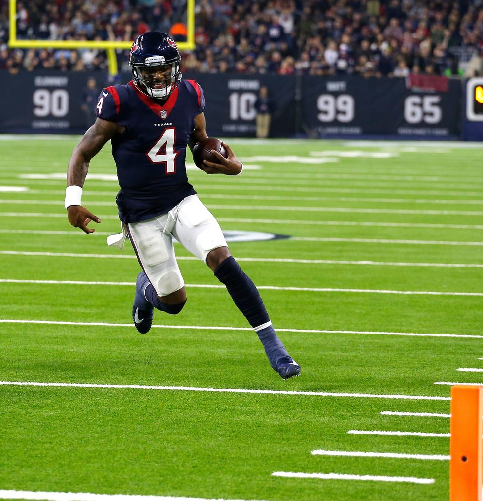 Texans pick up eighth straight win, beat Titans thanks to a terrific running game