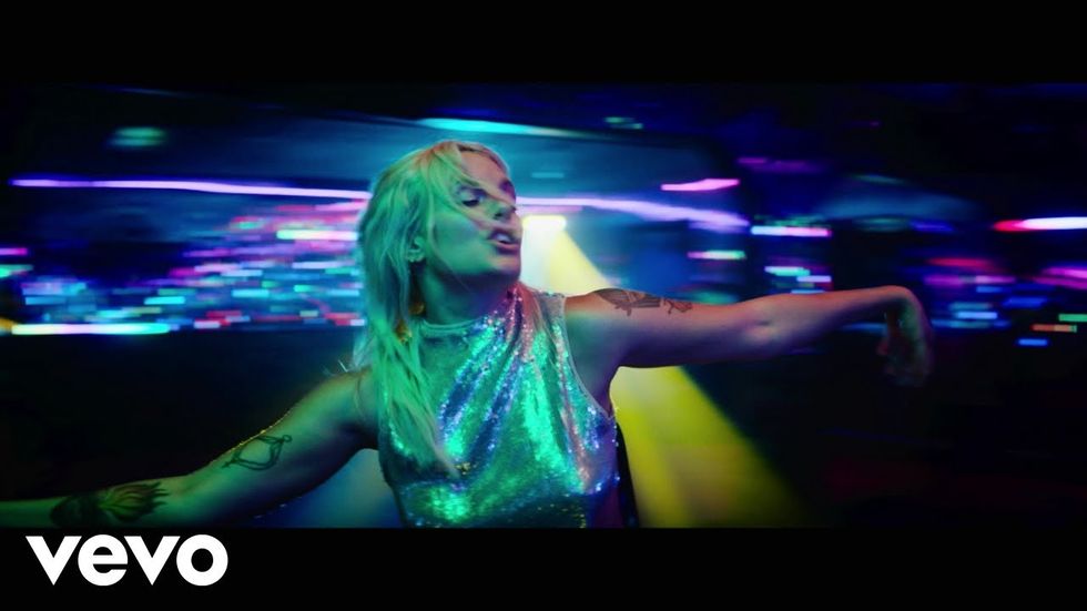 Video: Tove Lo – Disco Tits - SPIN