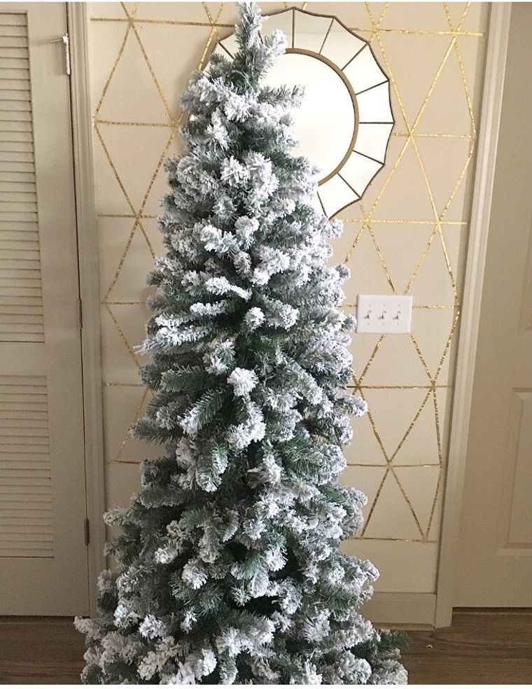 How To Decorate A Glam-Inspired Christmas Tree - xoNecole: Lifestyle,  Culture, Love, Wellness