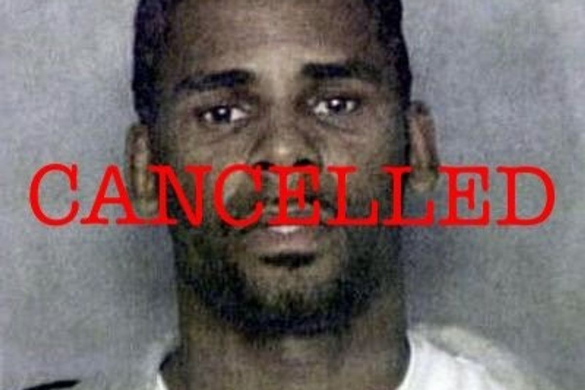 R. Kelly Definitely DID NOT Call In Fake Death Threats To Film Screening About R. Kelly's Sex Crimes. NOPE.
