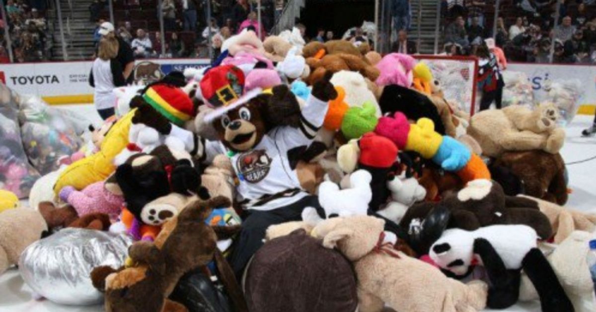 Pennsylvania Hockey Fans Throw Over 34,000 Teddy Bears On The Ice For A Good Cause