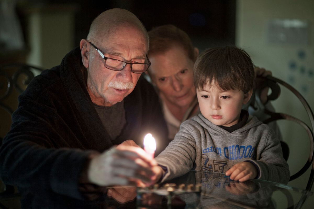 8 Apps to Celebrate Hanukkah