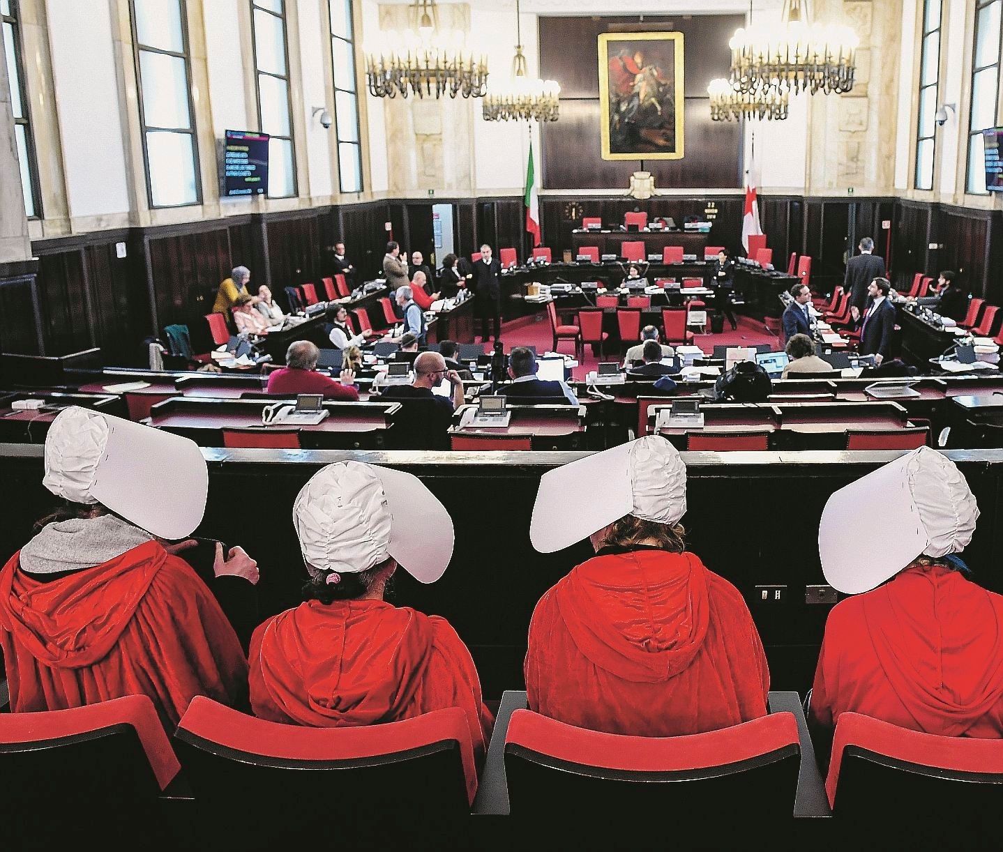 L’ultima battaglia della sinistra: zittire chi porta la vita in politica