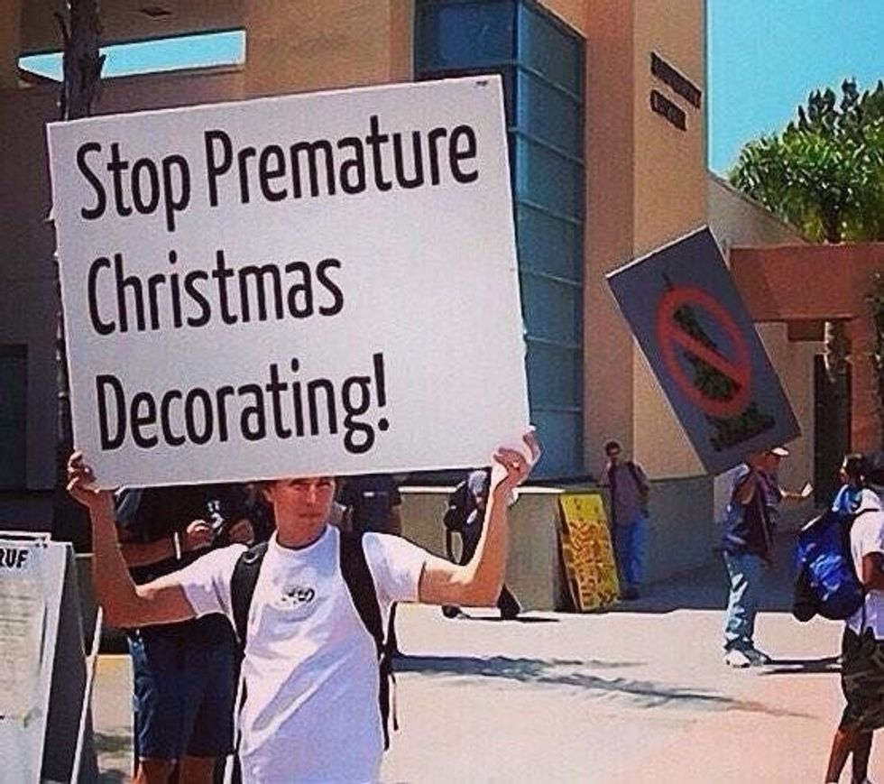 Obnoxious Christmas Decorations And 7 Other Things That Piss Off The ...