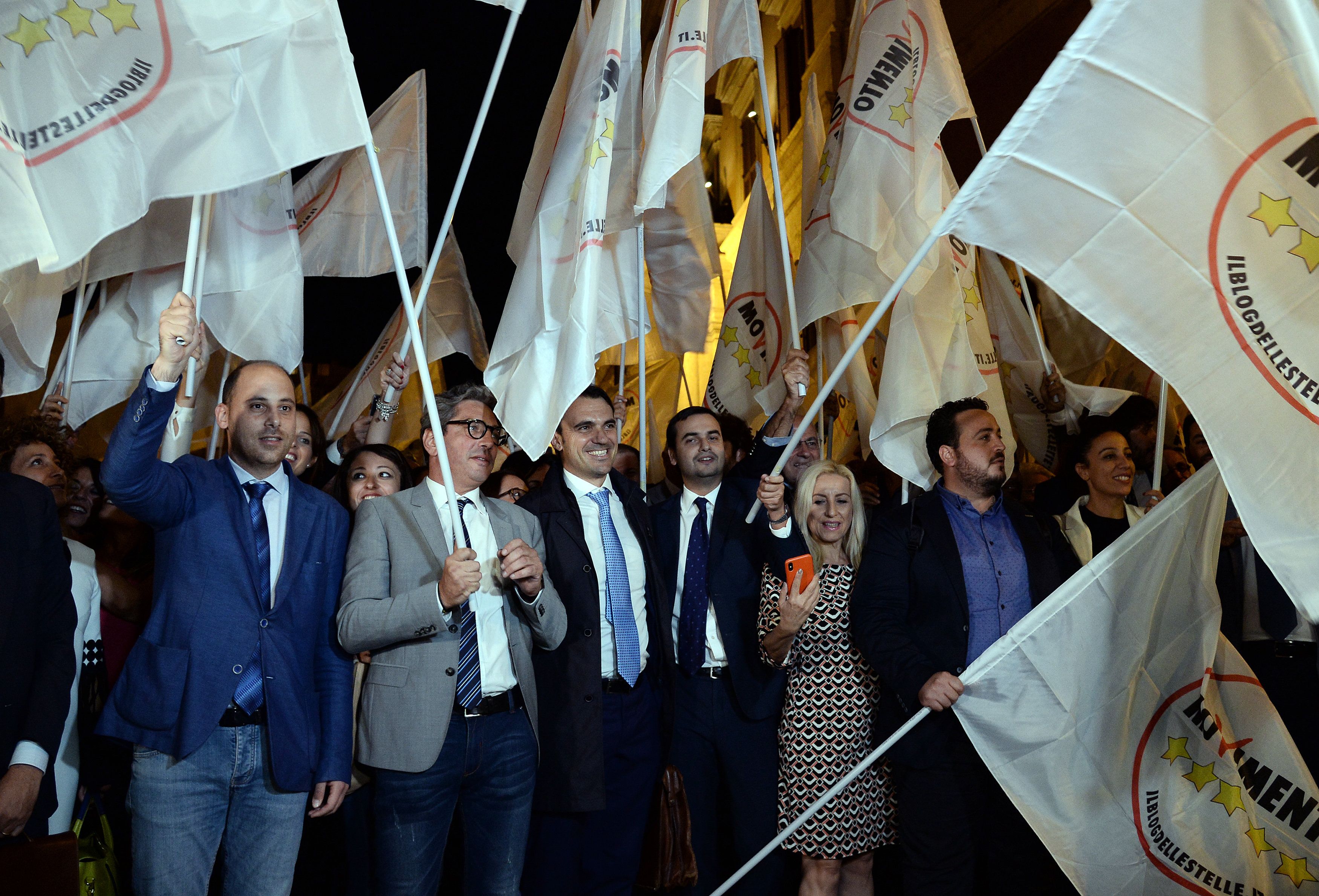 Il reddito di cittadinanza muta pelle. E darà sostegno a chi assumerà