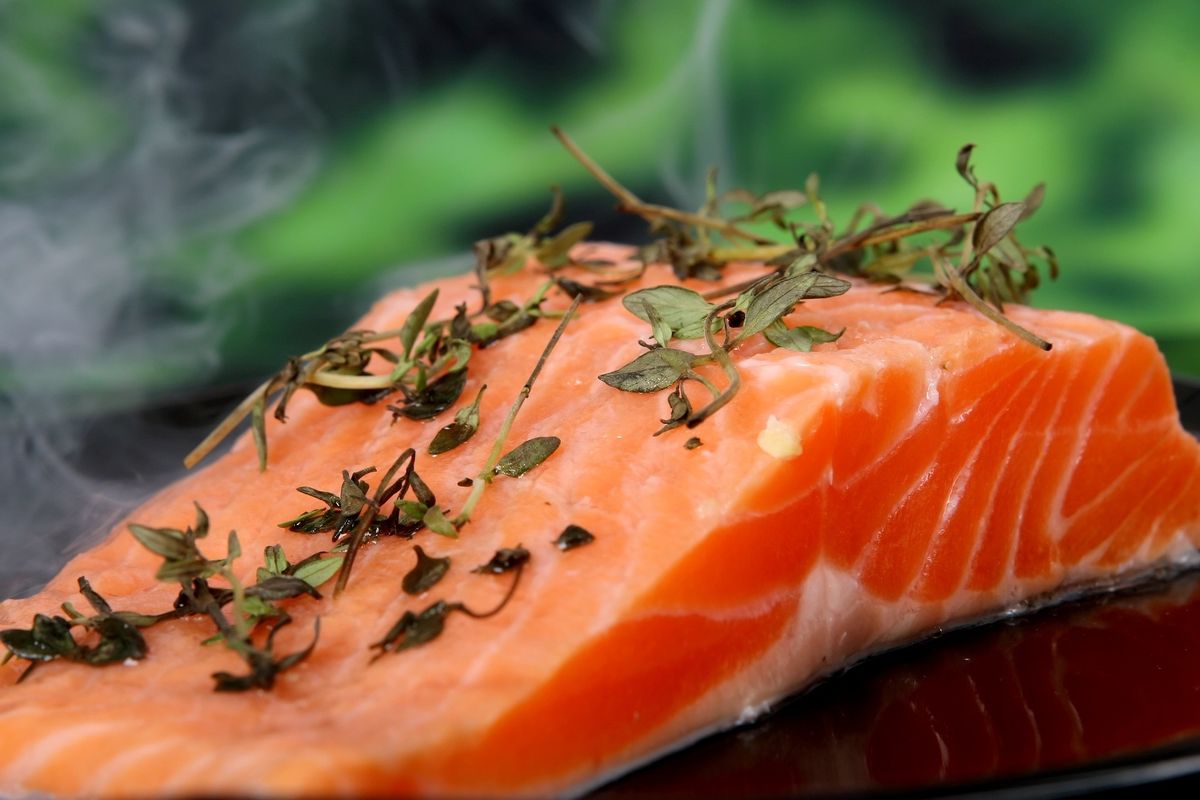 Salmone, la qualità si misura con il pollice