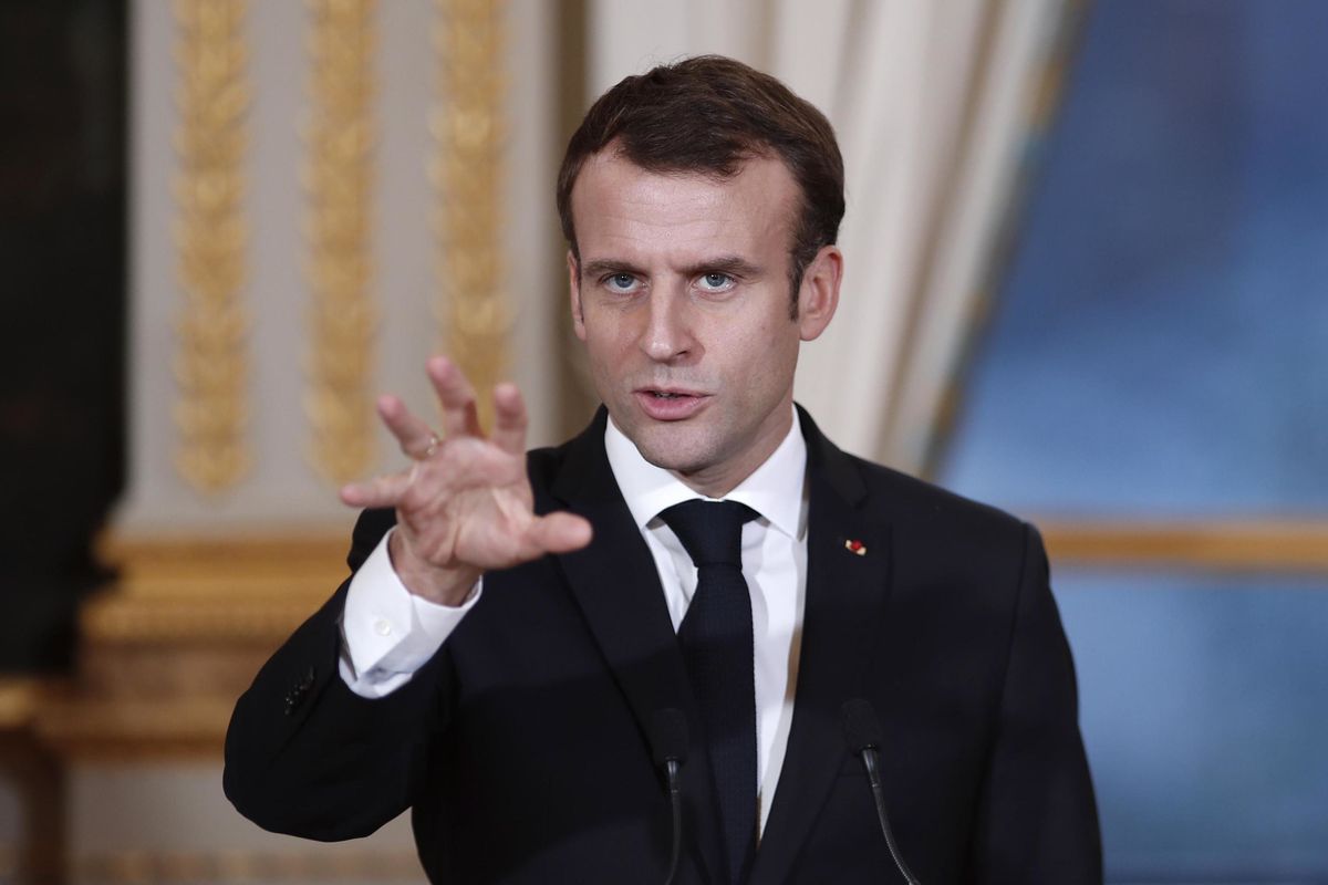 Macron ostaggio di un coatto di periferia