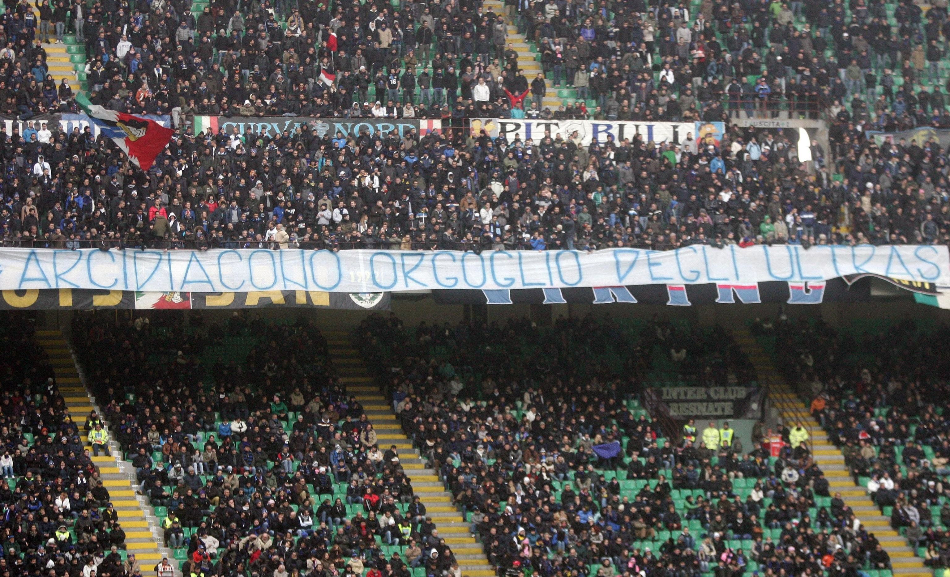 La sinistra fa propaganda e gli imbecilli delle curve si trasformano in fascisti