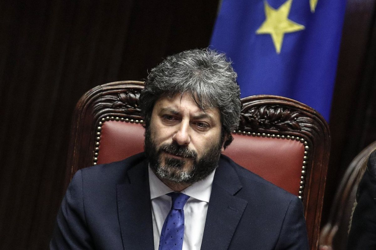 Fico chiude la Camera: vietato far domande sui doni di casa Renzi