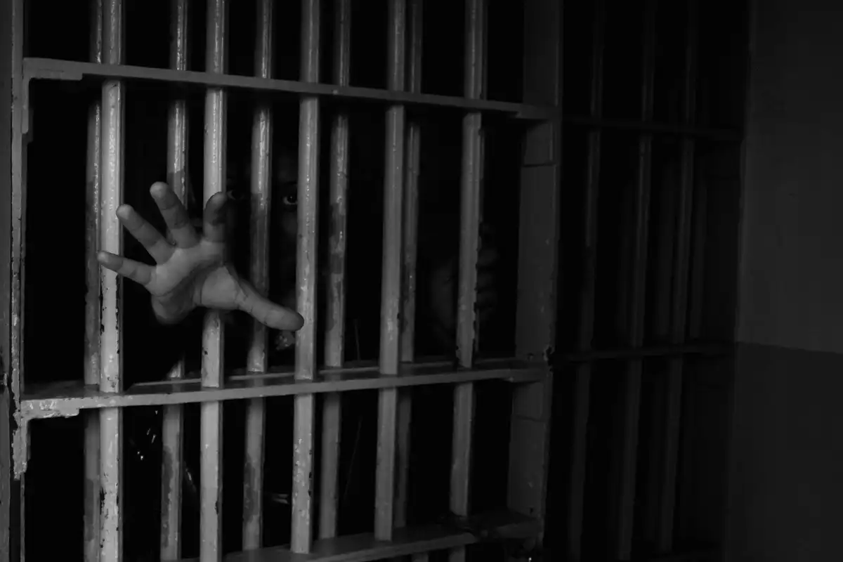 Penitenziari che scoppiano e suicidi: l’ultimo girone della giustizia italiana