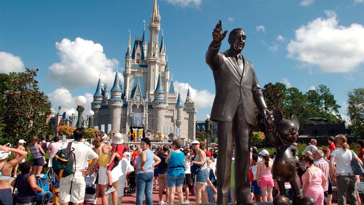 Magic Kingdom at capacity, closes gates before noon on New Year's Eve