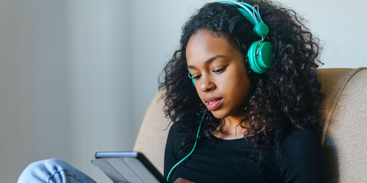10 Podcasts All Aspiring Girl Bosses Need To Listen To