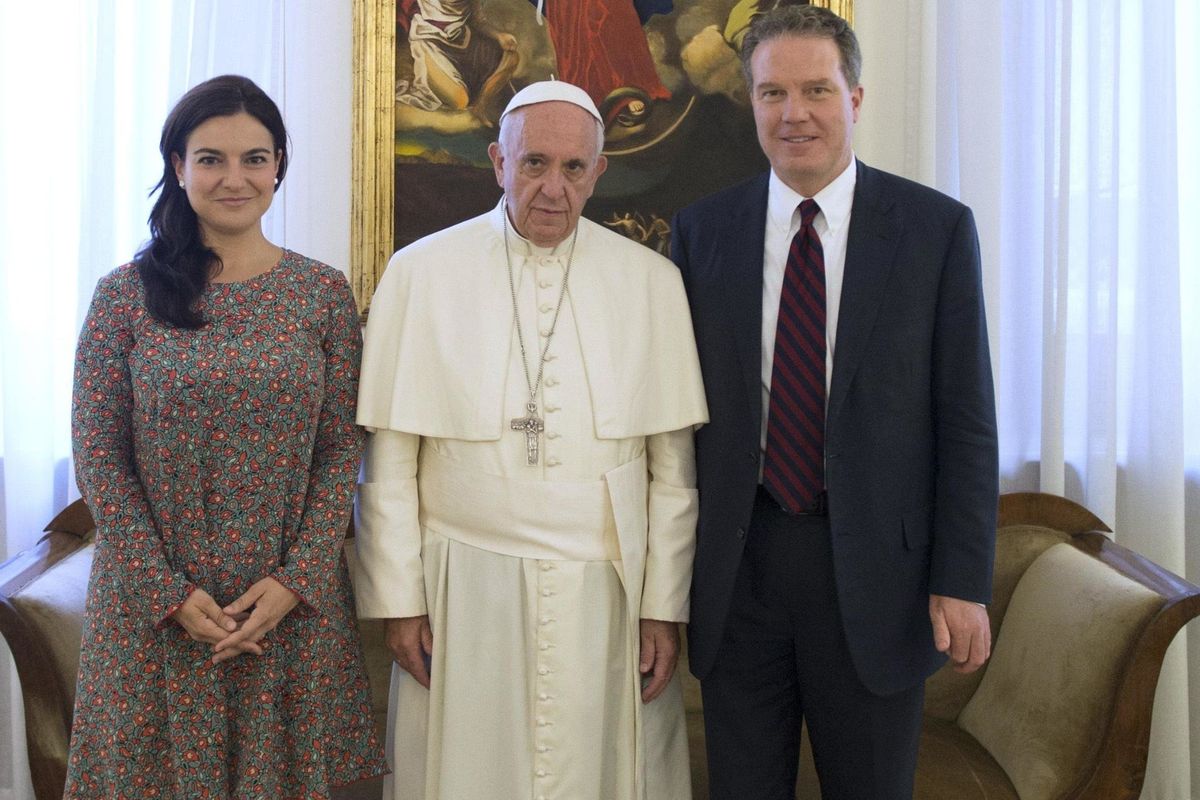 Al mago del Papa non riesce il primo trucco