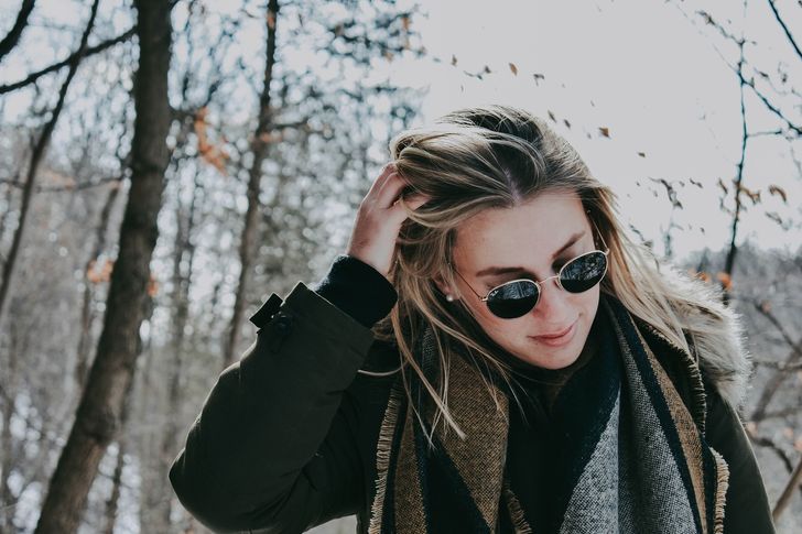 10 Things All Midwestern Girls Need in Their Purse to Survive Winter