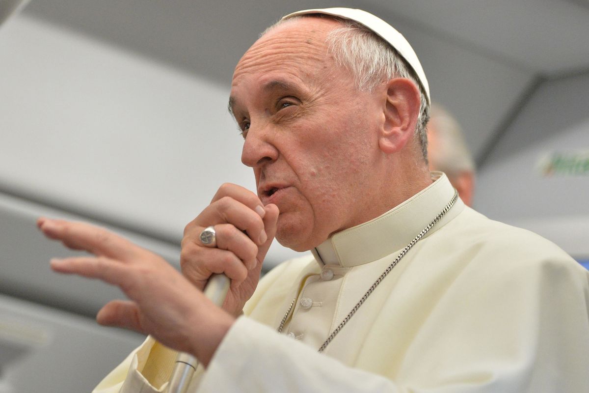 Il Papa bastona i suoi: «Meglio essere atei che cristiani ipocriti»