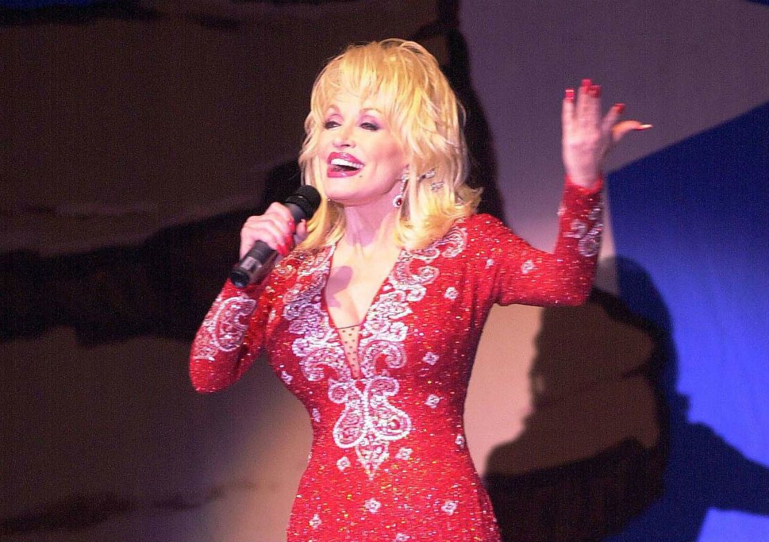 7 chillsinducing covers of Dolly Parton's 'Jolene' to listen to before