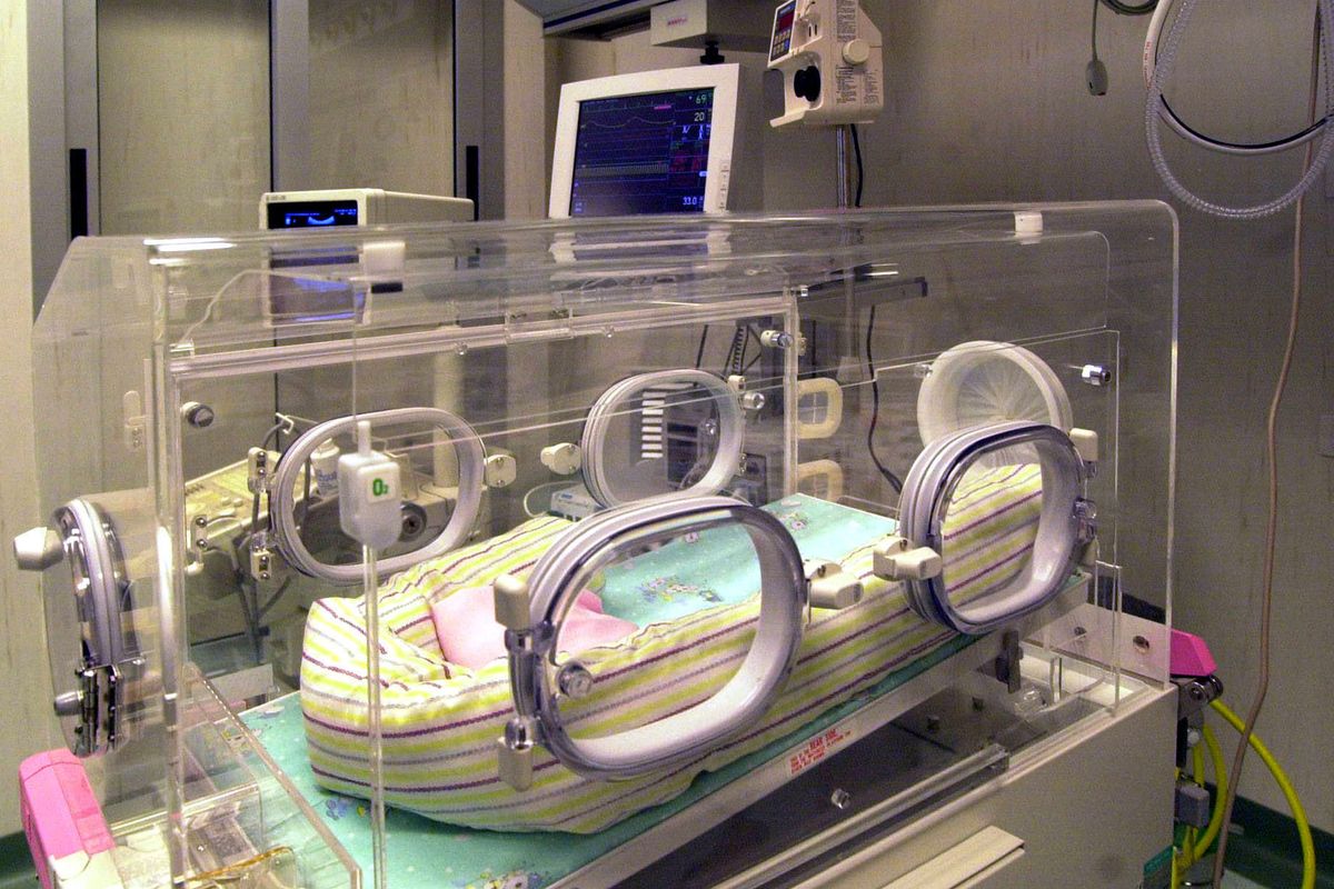 Nelle sale parto, ogni tre giorni un bebè è vittima della malasanità