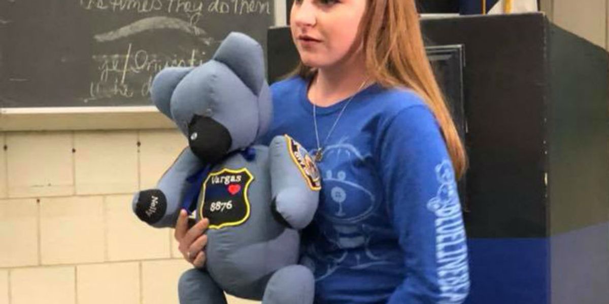 Florida girl makes teddy bears for children of slain officers using ...