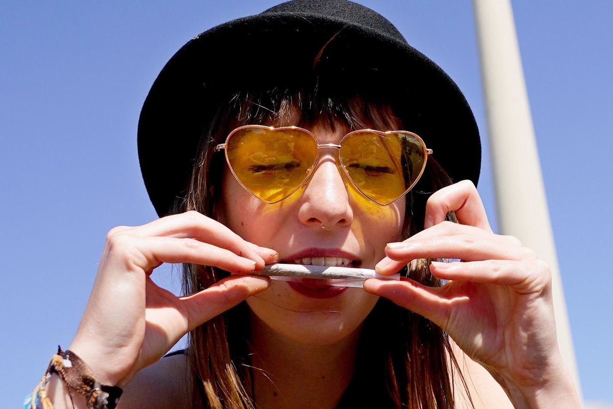 I grillini promettono la cannabis libera. Ma gli Usa si pentono «È una sciagura»