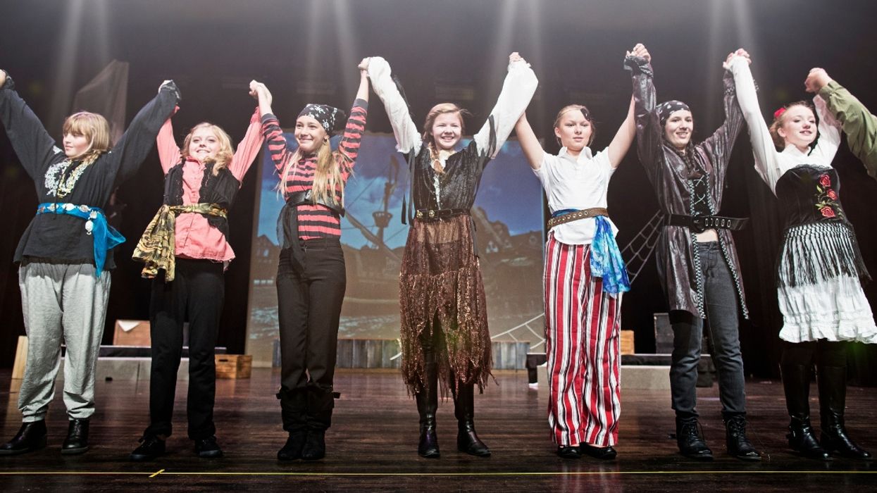 This Tweet About Post-Show Shenanigans Is Too Relatable For Anyone Who Was Ever A Theater Kid 😂