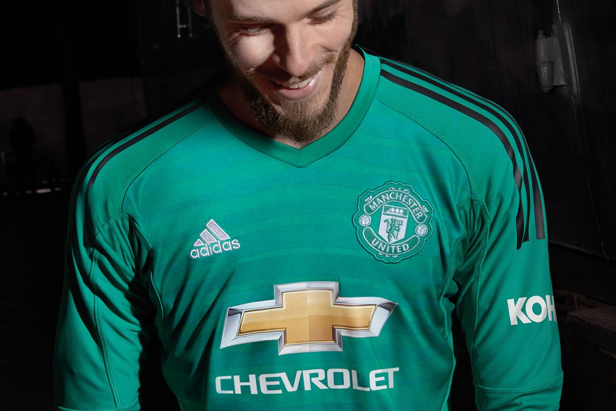 De Gea posts 11 saves in Manchester United win; Dynamo mulling offer for Alberth Elis