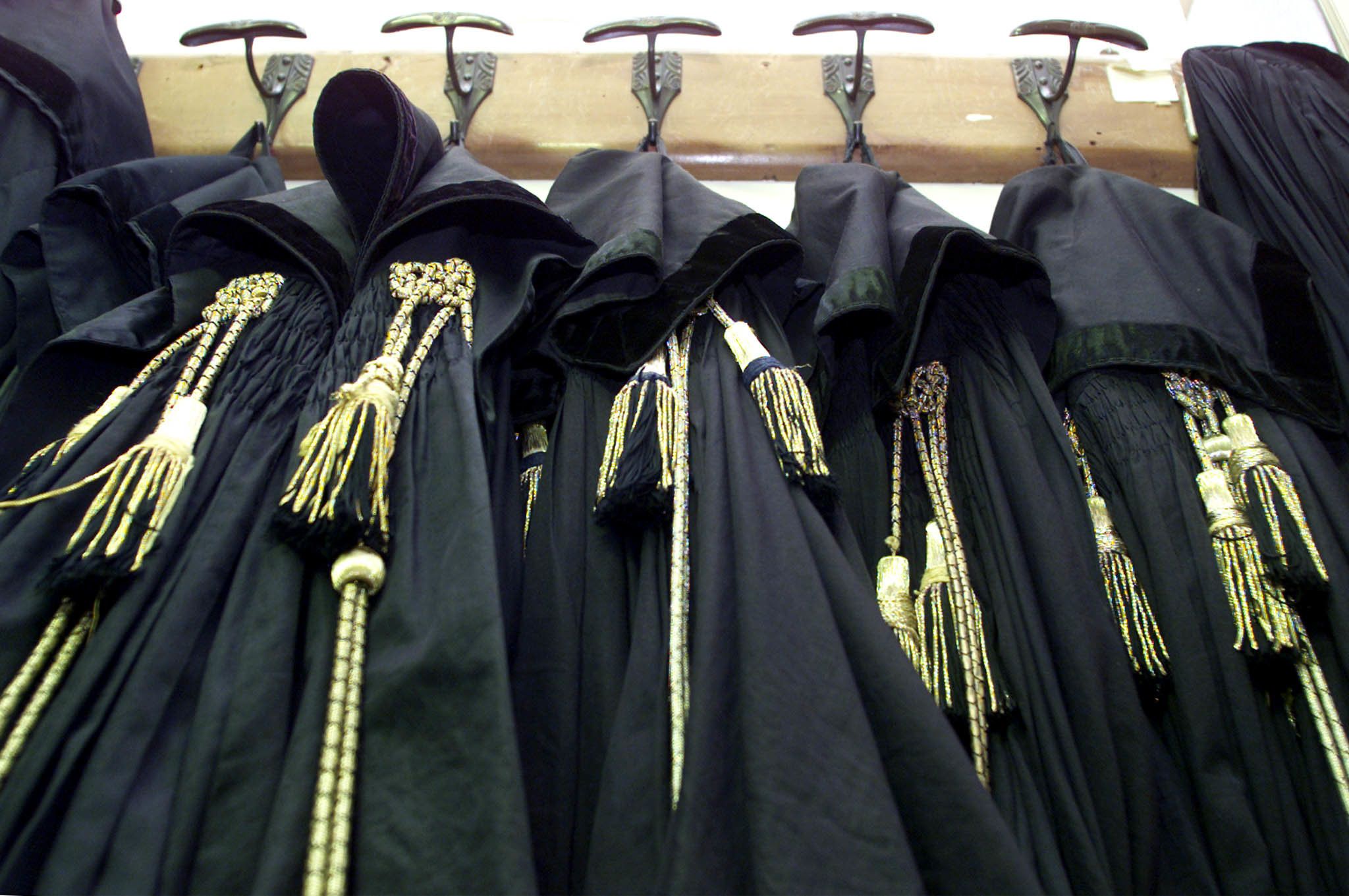 Soldi, prostitute e ricatti fra toghe nelle intercettazioni sui magistrati