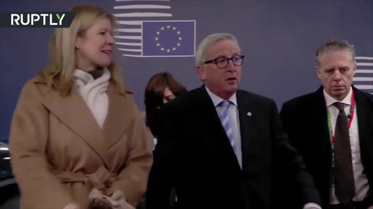 La passione traballante di Juncker per i capelli