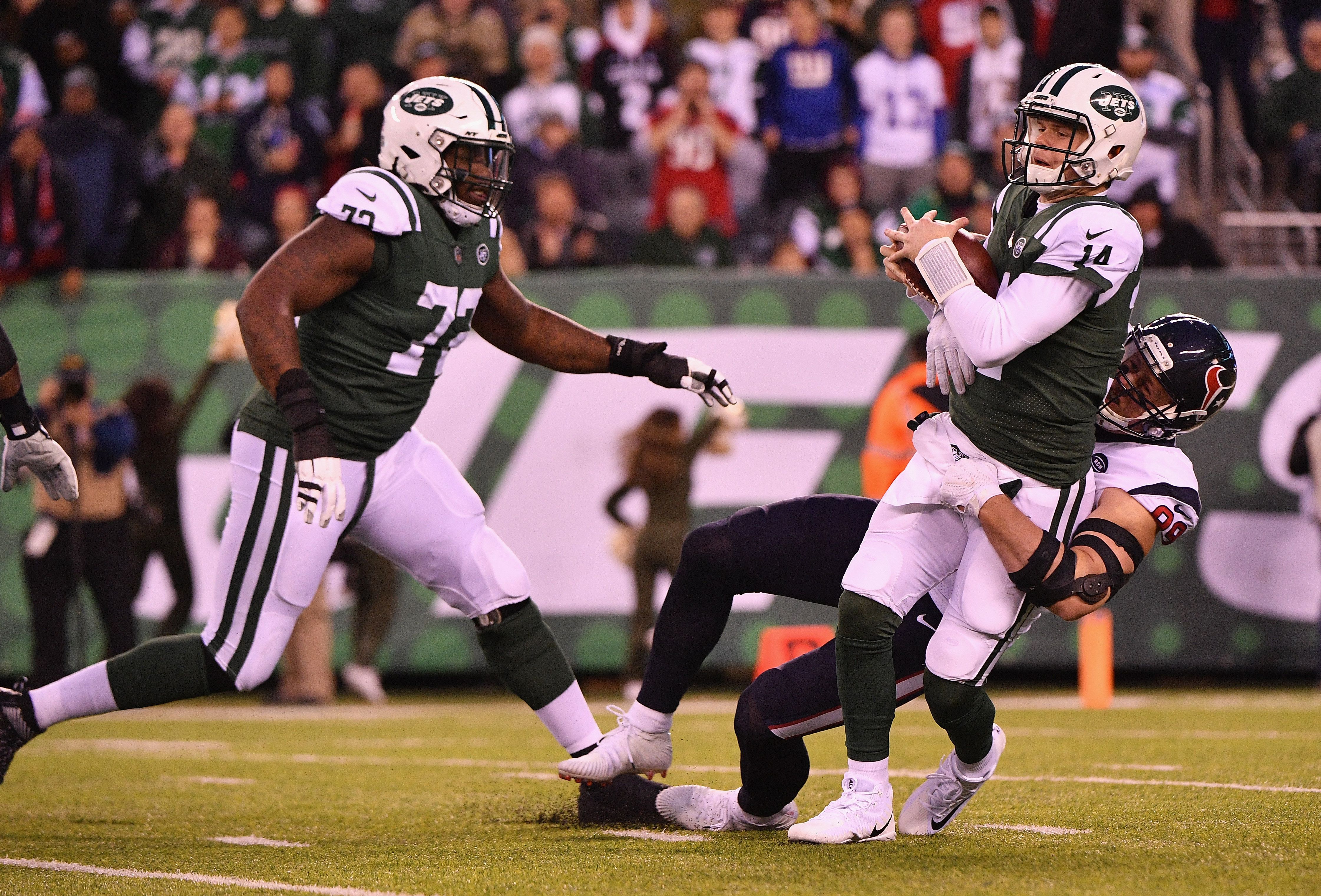 Texans grind out 10th win of the season thanks to stellar play from J.J. Watt