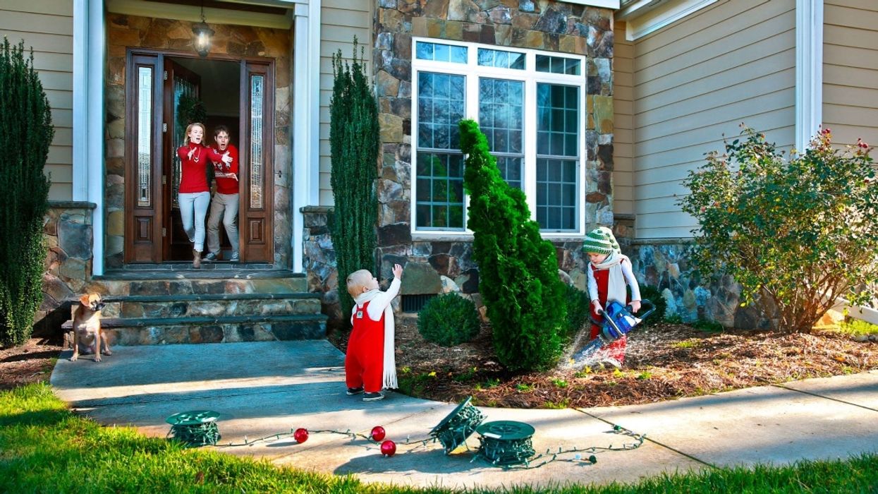 This Family's Christmas Cards Get Crazier And Crazier Every Year