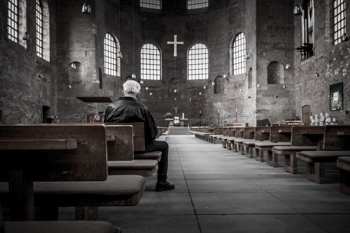 Botte, borseggi e furti di elemosine: in chiesa scatta l’allarme sicurezza
