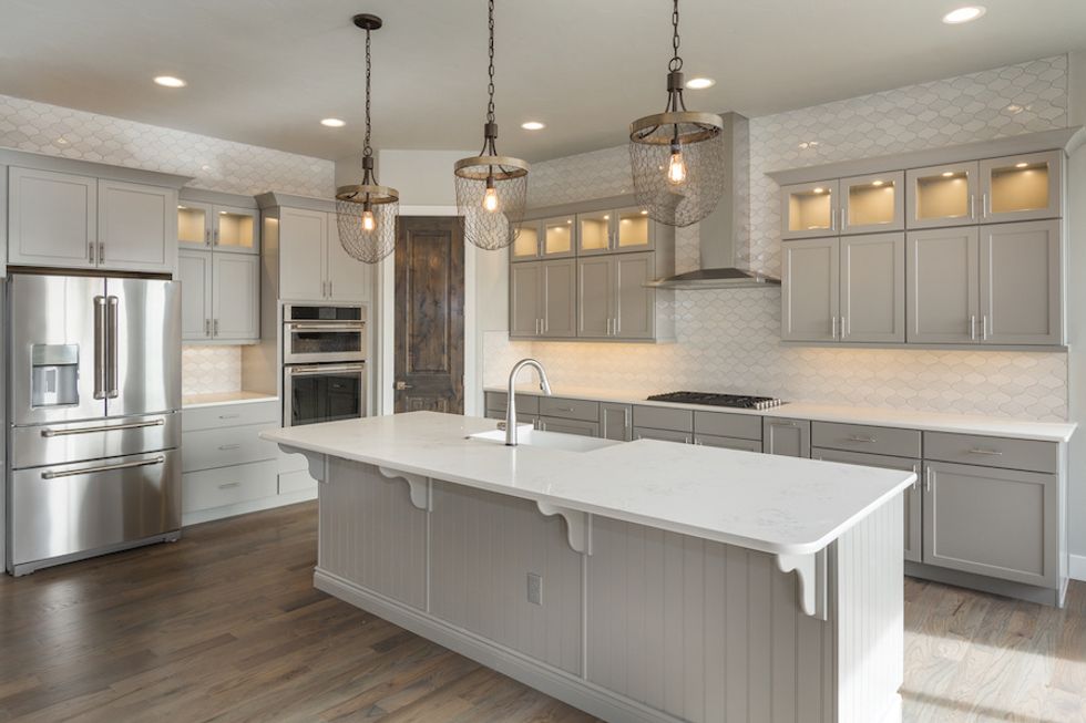 10 Kitchen Lighting Tips To Brighten Up Your Space 7x7 Bay Area - Pendants Over Island Spacing 10 Kitchen Lighting Tips To Brighten Up Your Space 7x7 Bay Area - Pendants Over Island Spacing