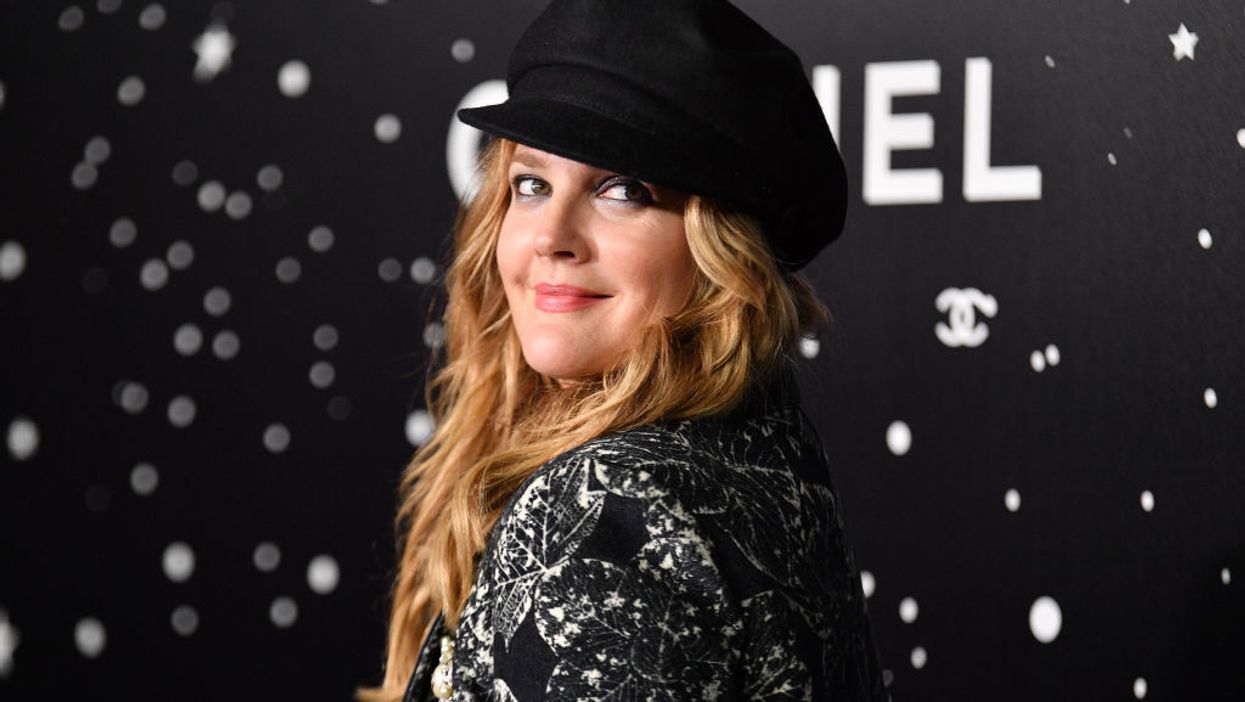 Drew Barrymore Shows Off 25 Lb Weight Loss On Instagram, Admits It's 'Hard AF'
