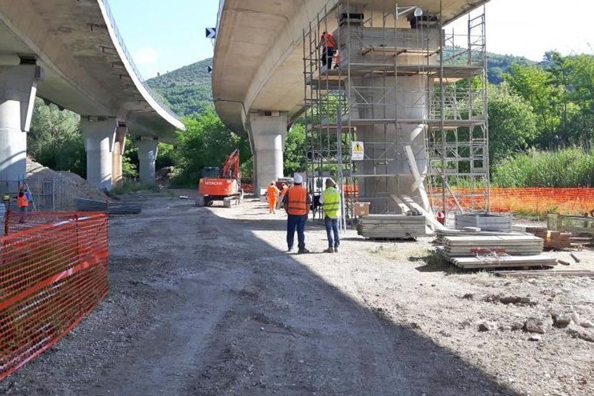 Gallerie in abbandono e sversamenti. In Abruzzo c’è una bomba ambientale