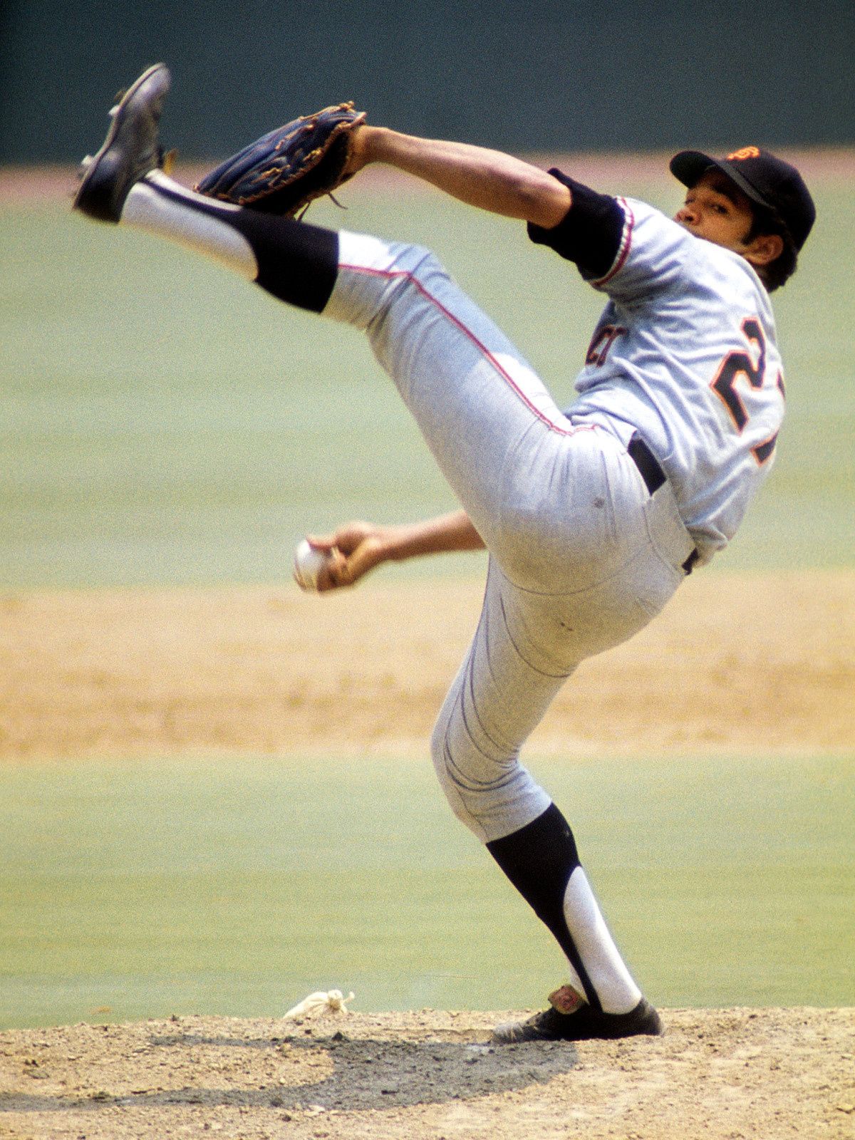Ken Hoffman tosses questions to baseball legend Juan Marichal