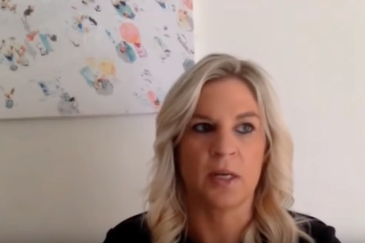 Will Someone Please Get Liz Crokin Help Before She Citizen's Arrests Hillary Clinton?