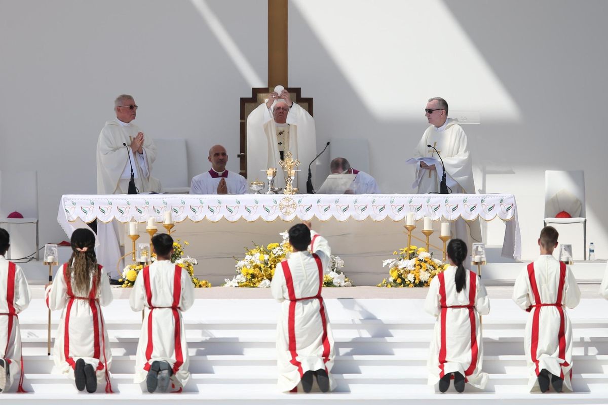 Il Papa dice messa nel cuore dell’islam. È un grande passo per la libertà di culto