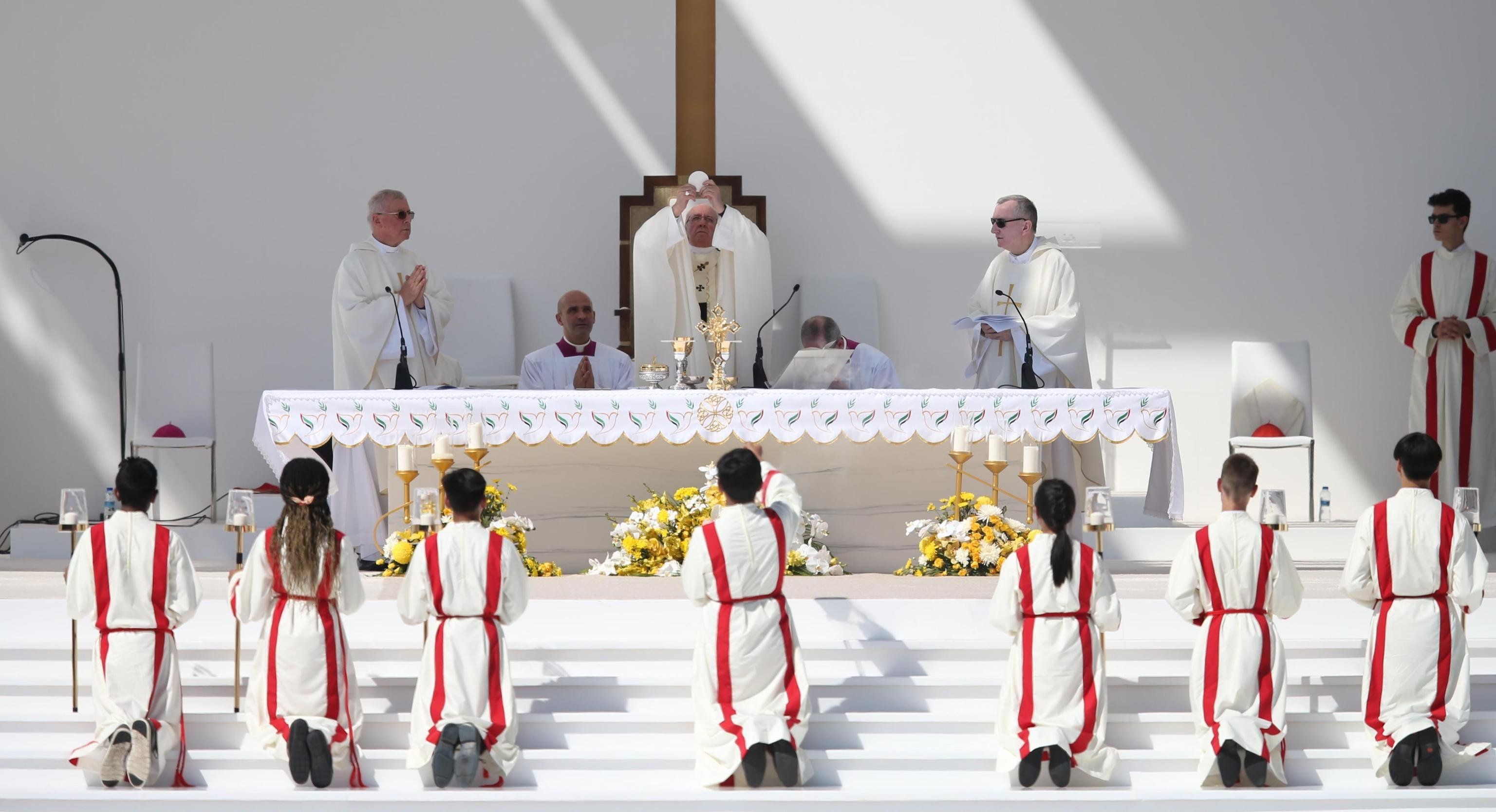 Il Papa dice messa nel cuore dell’islam. È un grande passo per la libertà di culto