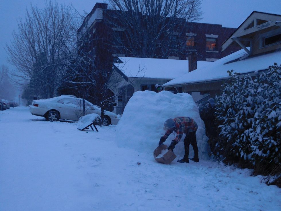 10 Thoughts Of A College Student Who Never Gets A Snow Day, On A Snow Day